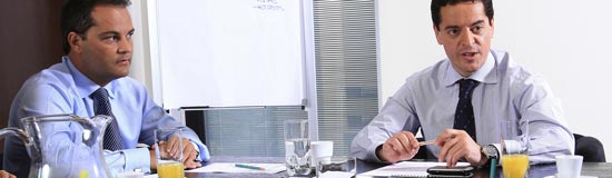 A la izquierda, Marcelo Parachini, consejero delegado de Veremonte; a la derecha, Enrique Ba�uelos, presidente de Veremonte